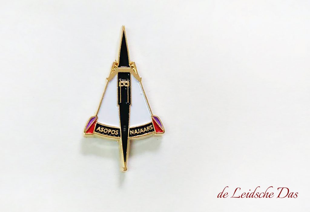 Lapel pins custom made for a rowing club, lapel pins made in a custom pin design